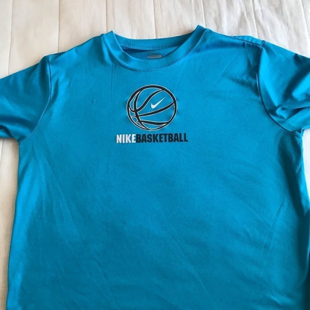 Nike boys athletic T-shirt size XL